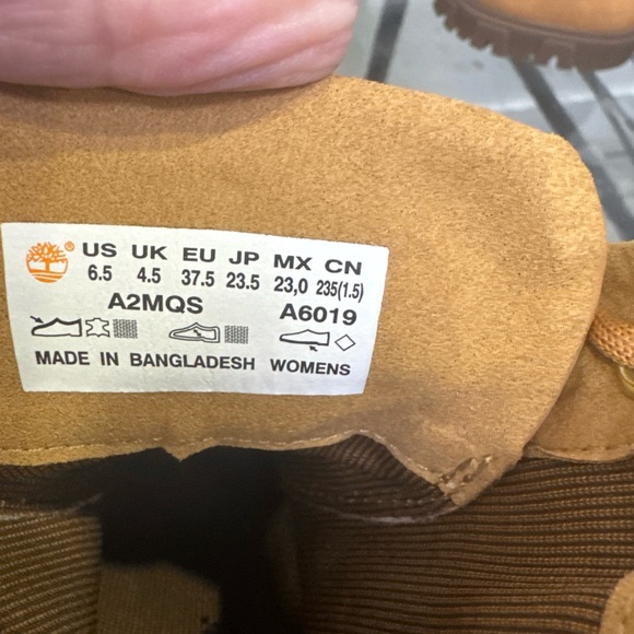 Timberland Wheat Suede Lug-Heel Lace-Up Ankle Boots - Picture 9 of 9